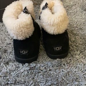 Ugg toddler zip up boots black